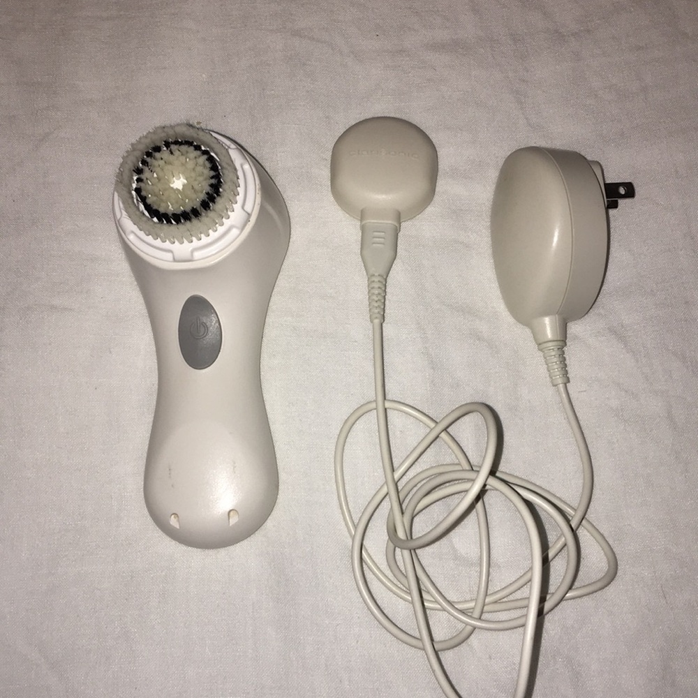 Clarisonic Mia facial scrubber electronic